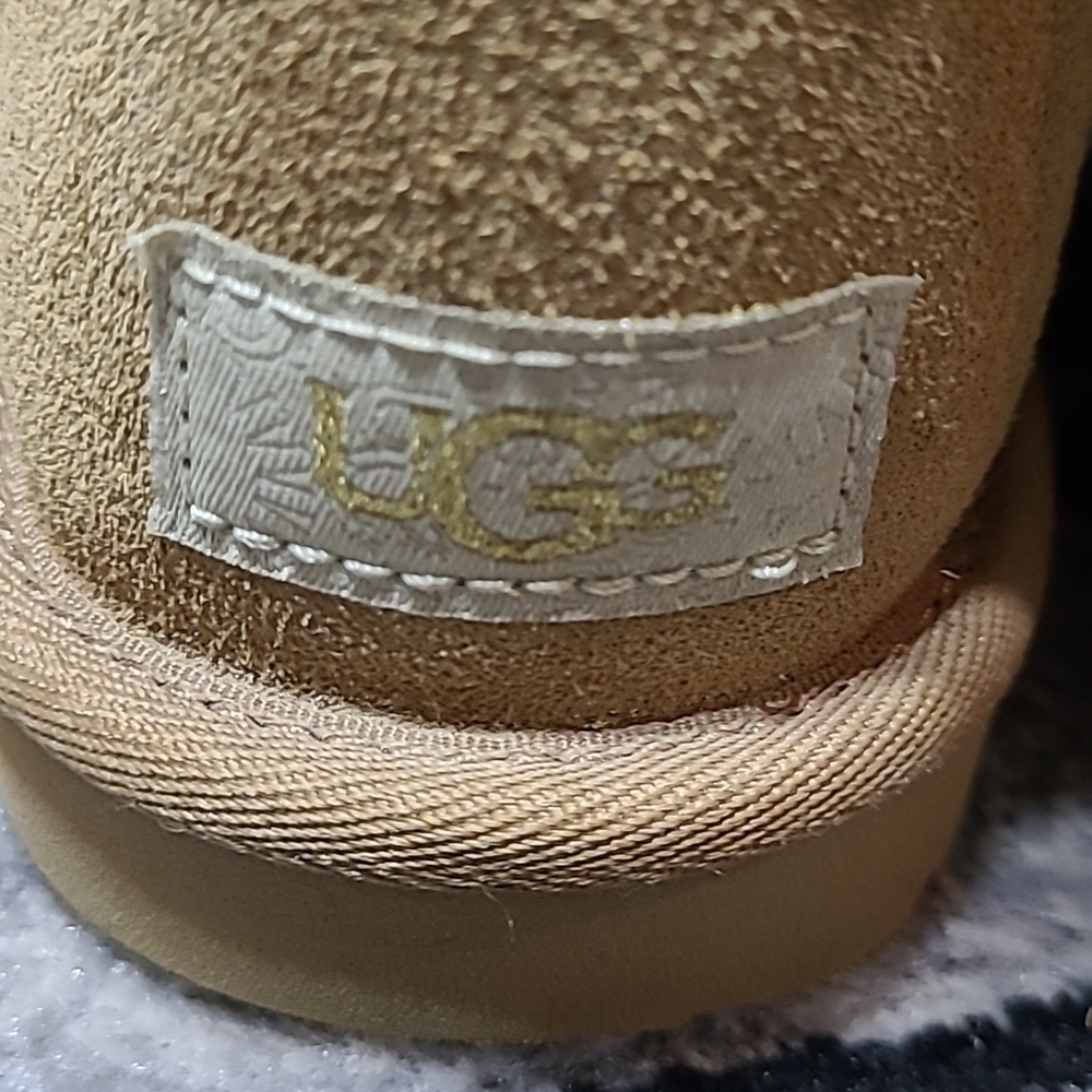 UGG GLITTER SNOW LEOPARD PRINT CLASSIC SHORT CHESTNUT BOOTS - Picture 6 of 15